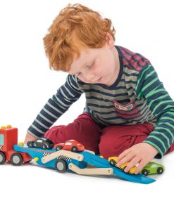 Toys modeled bu Lilly, Tabitha, Poppy and Leon