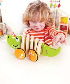 E0348 Walk-A-Long Croc with child 2