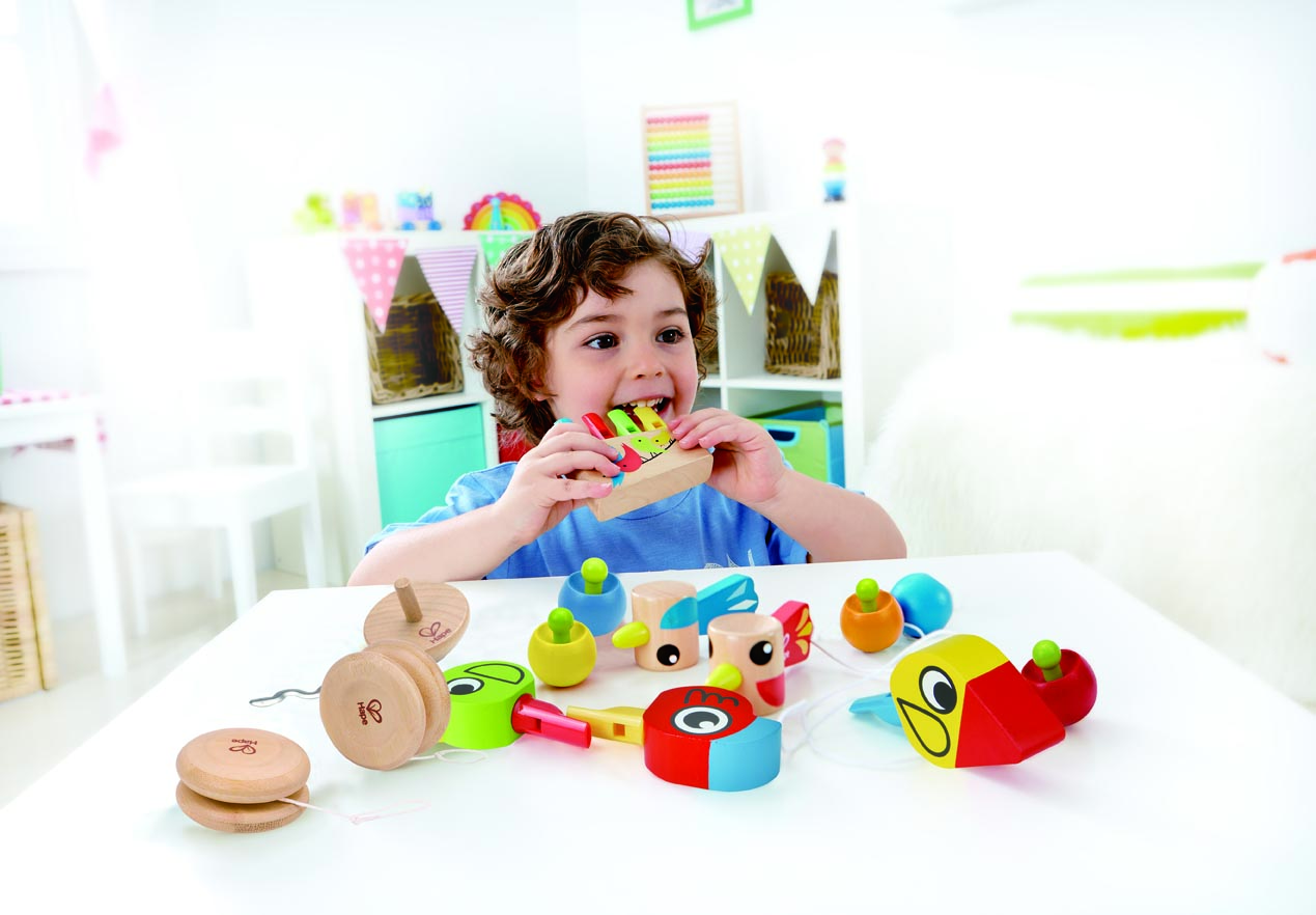 E1026 Whistle birds with child 2