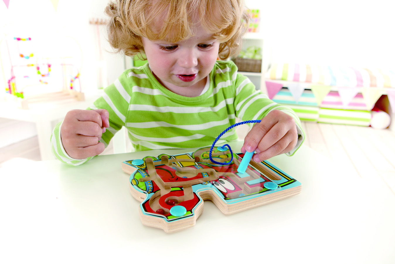 E1701 Choo Choo Tracks™ with child