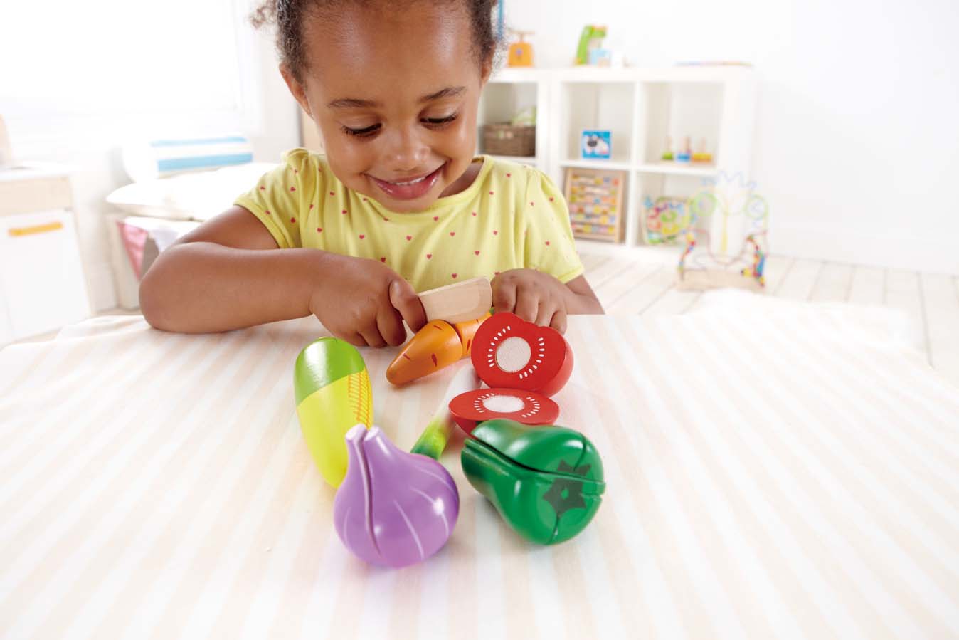 E3118 Garden Vegetables with child 2