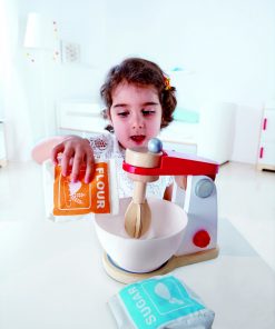 E3147 Whip-it-up Mixer with child-2