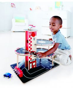 E3002 Park and Go Garage _withBoy