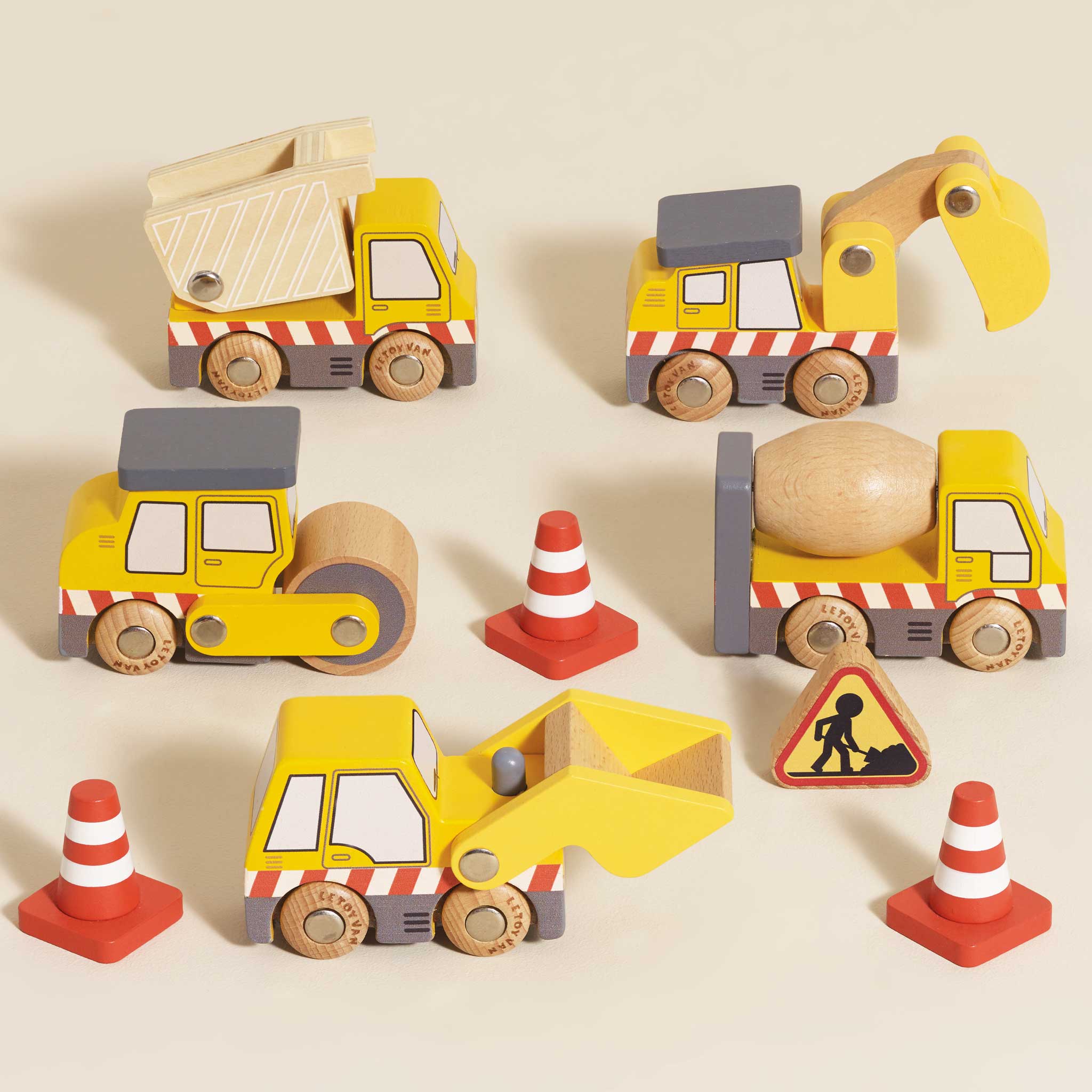 TV442-construction-vehicles-car-road-works-plastic-toy-boy-girl-gift-yellow-orange-wood-garage (5)